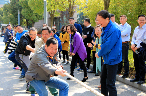 “弗兰德”杯拔河比赛在金年会科技园举行