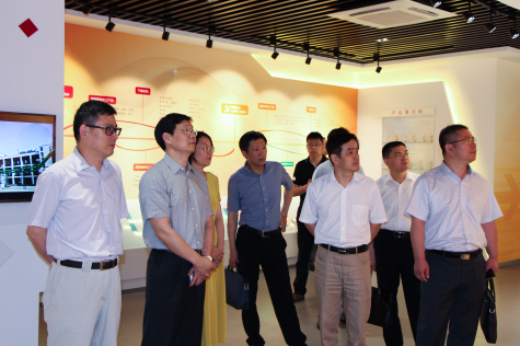 参加“全市构建和谐劳动关系建设推进会” 领导走进金年会科技园